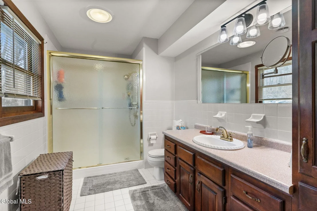 Photo of 19 Crown Point