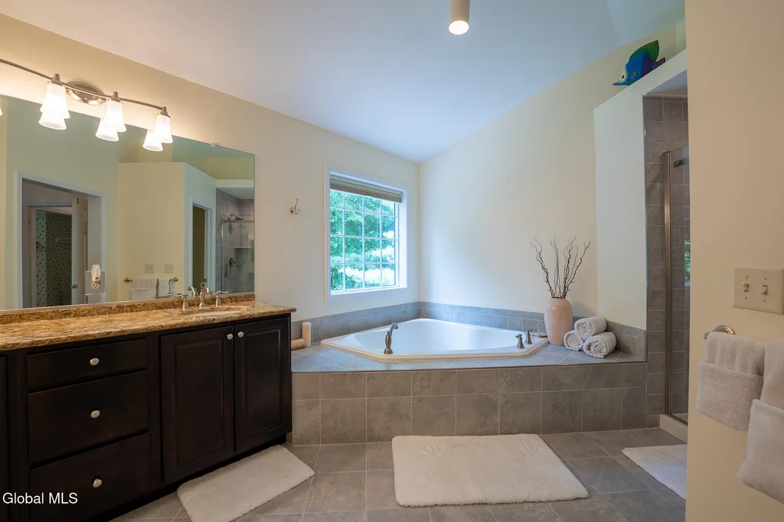 Photo of 10 Whitestone Way