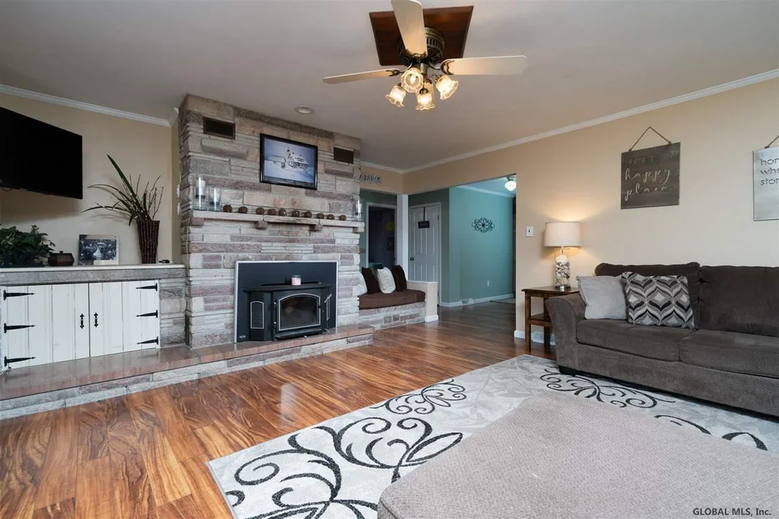Photo of 2391 BROOKVIEW Road