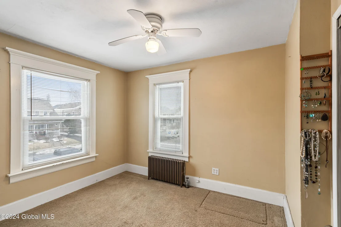 Photo of 1680 Rugby Road