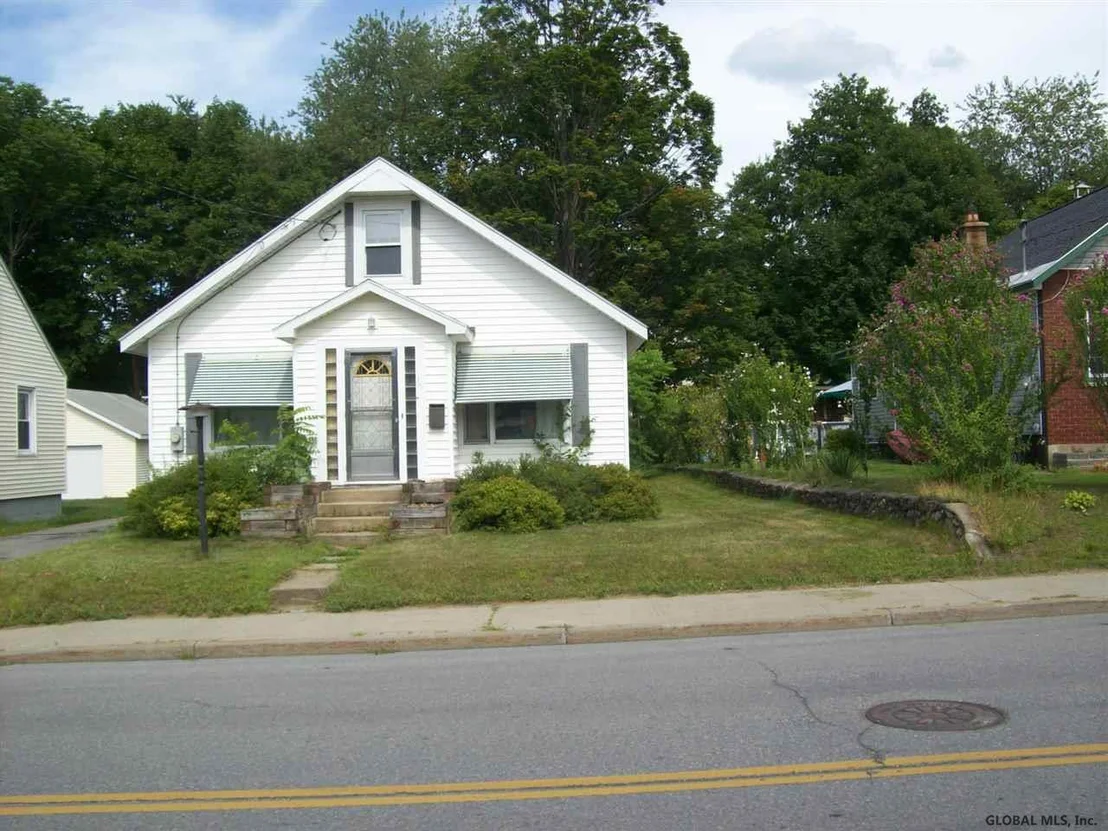 Photo of 341 CENTER Street