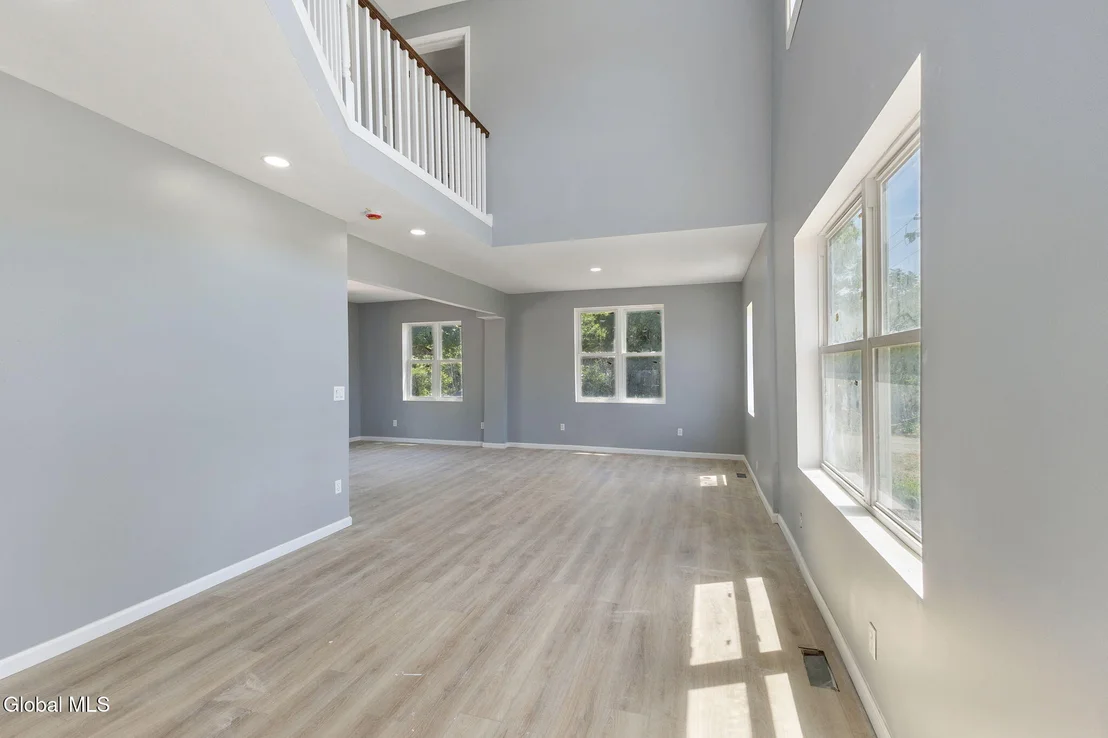 Photo of 5 White Road