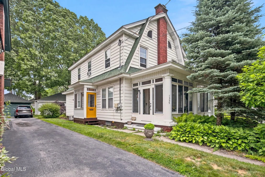 Photo of 1355 Union Street