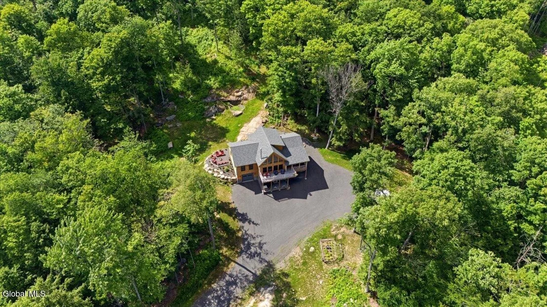 Photo of 1482 Tupper Road