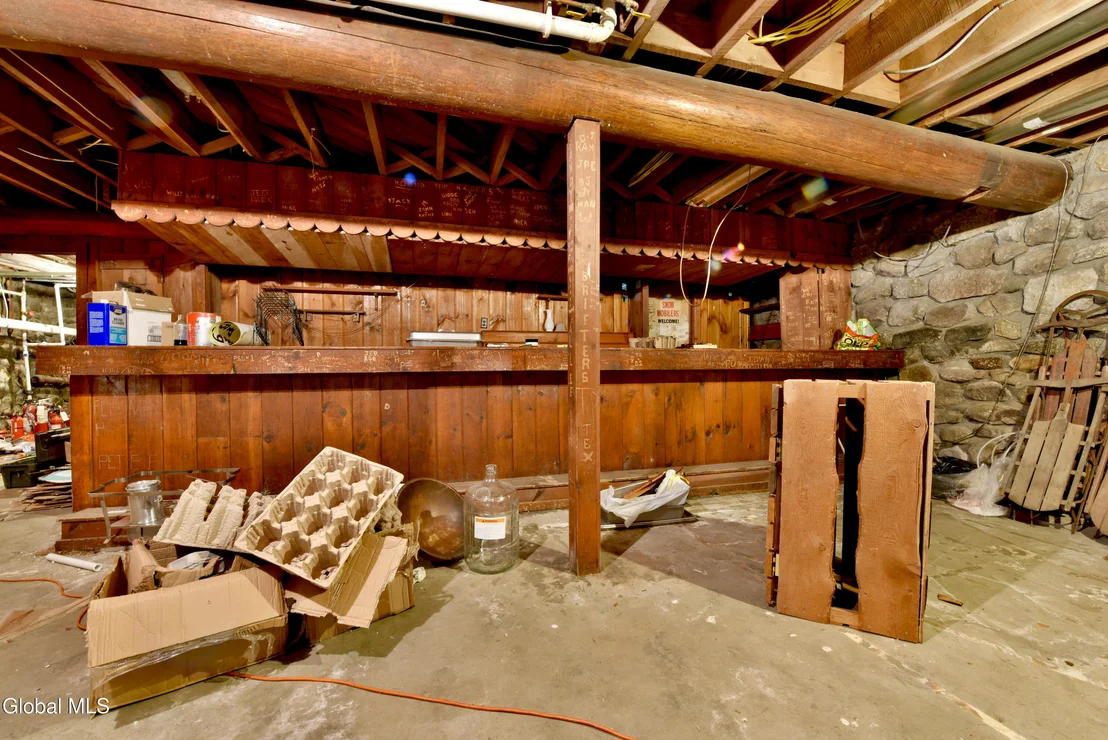Photo of 746 Howe Road