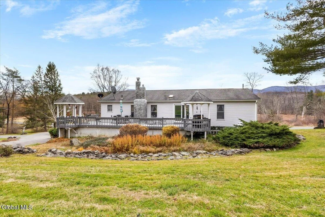Photo of 858 Stone Bridge Road