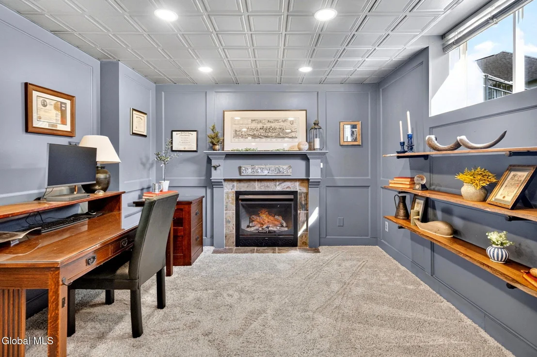 Photo of 245 Menlo Park Road