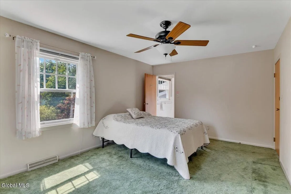 Photo of 109 Oakwood Drive