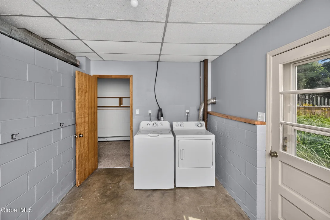 Photo of 137 Mammoth Spring Road