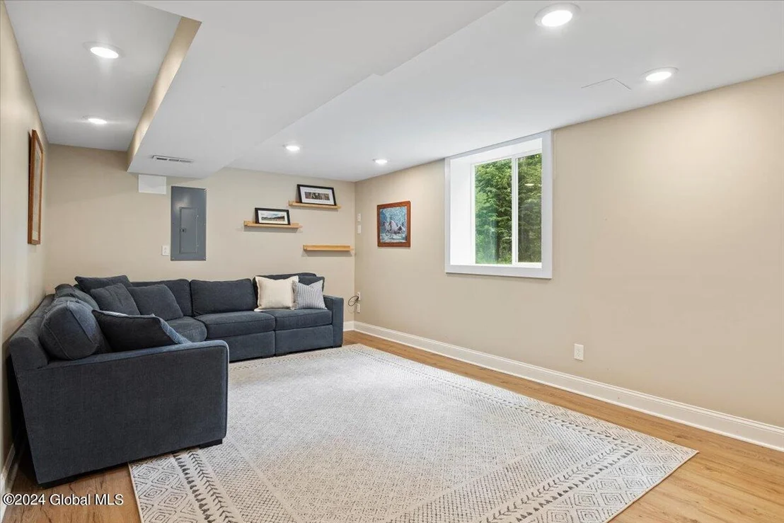 Photo of 927 Mac Arthur Drive