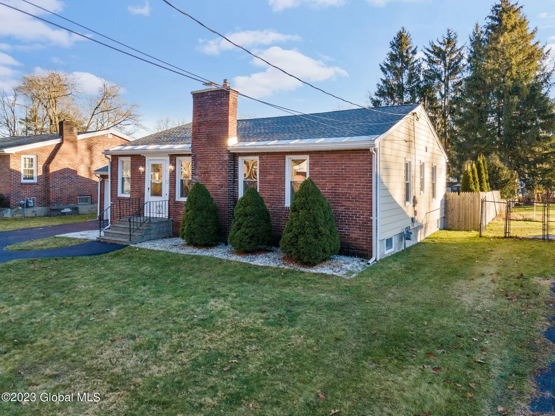Photo of 41 Bayberry Road