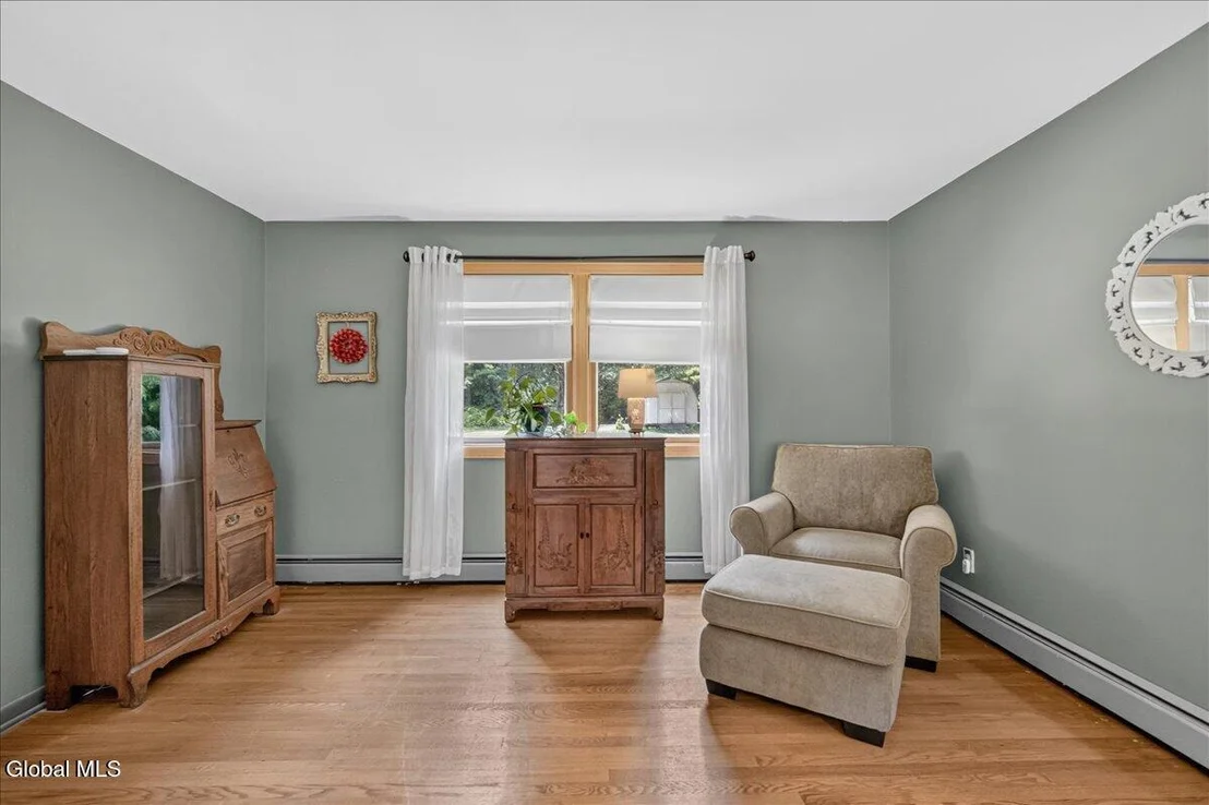 Photo of 5 Thunderbird Drive