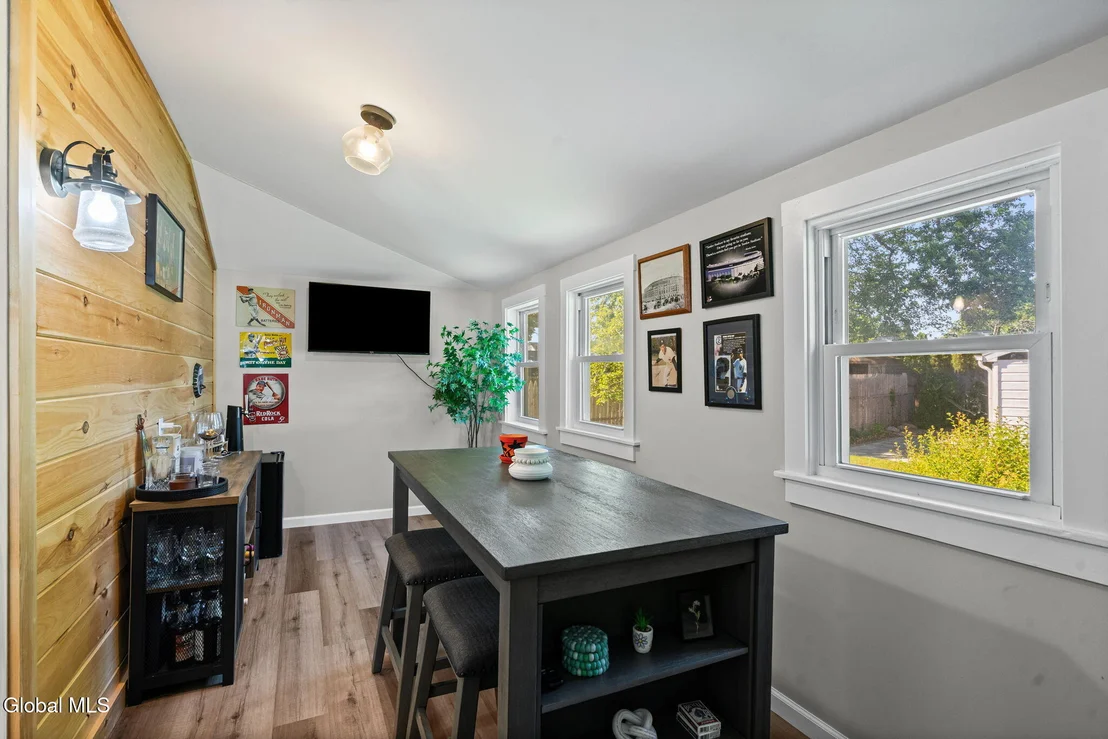 Photo of 370 Princetown Road