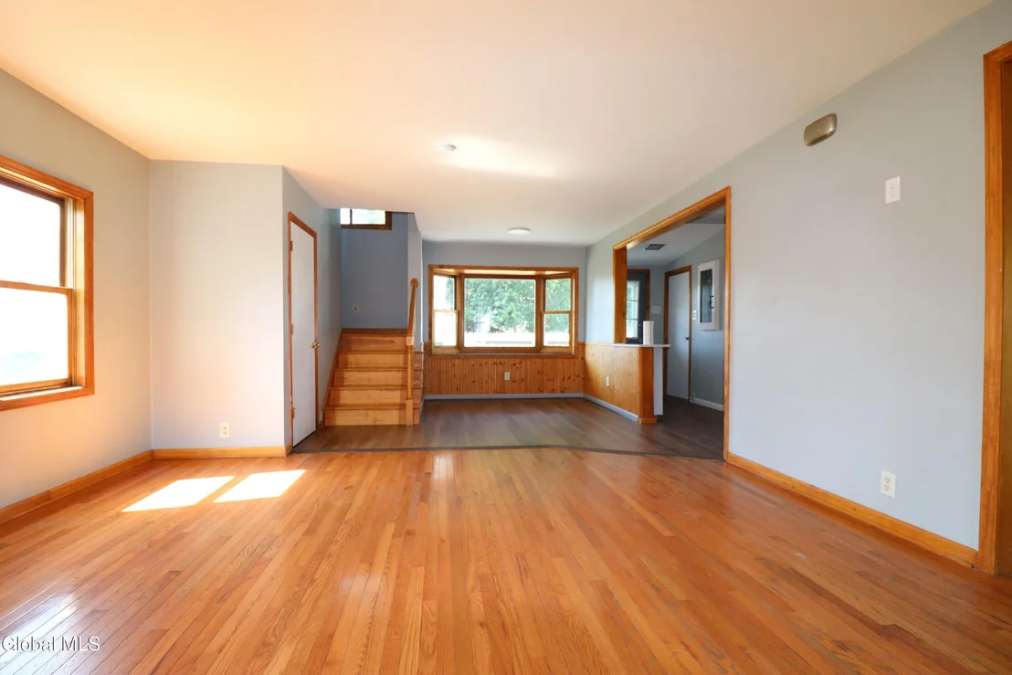 Photo of 319 Melrose Street