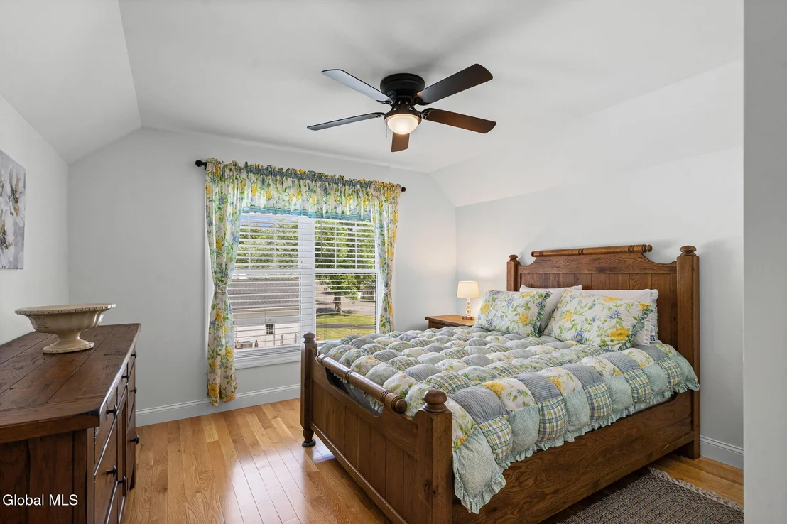Photo of 1 Londonderry Way