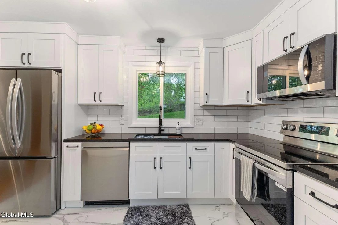 Photo of 34 Wolfert Avenue