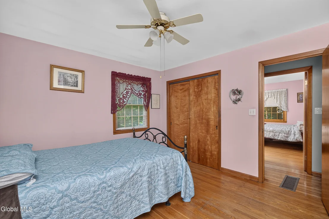 Photo of 137 Mammoth Spring Road