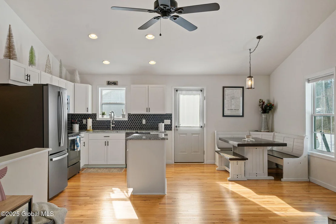 Photo of 12 Feeder Bend