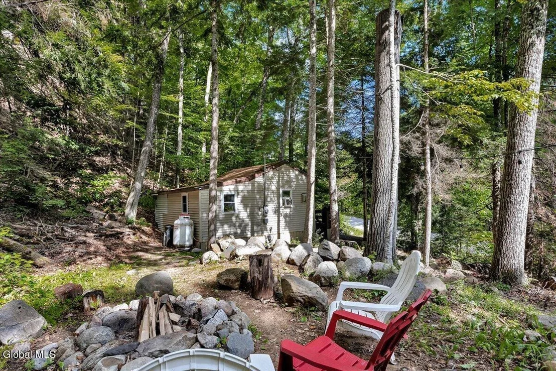 Photo of 1495 River Road