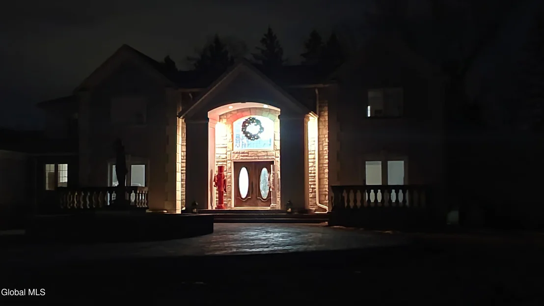 Photo of 2820 Balltown Road