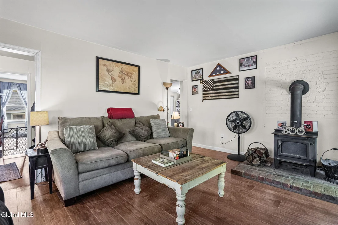 Photo of 19 Fulton Parkway