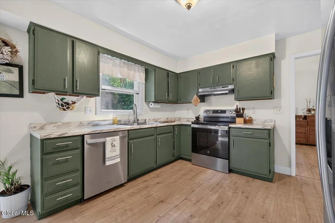 Photo of 8 Cypress Pt