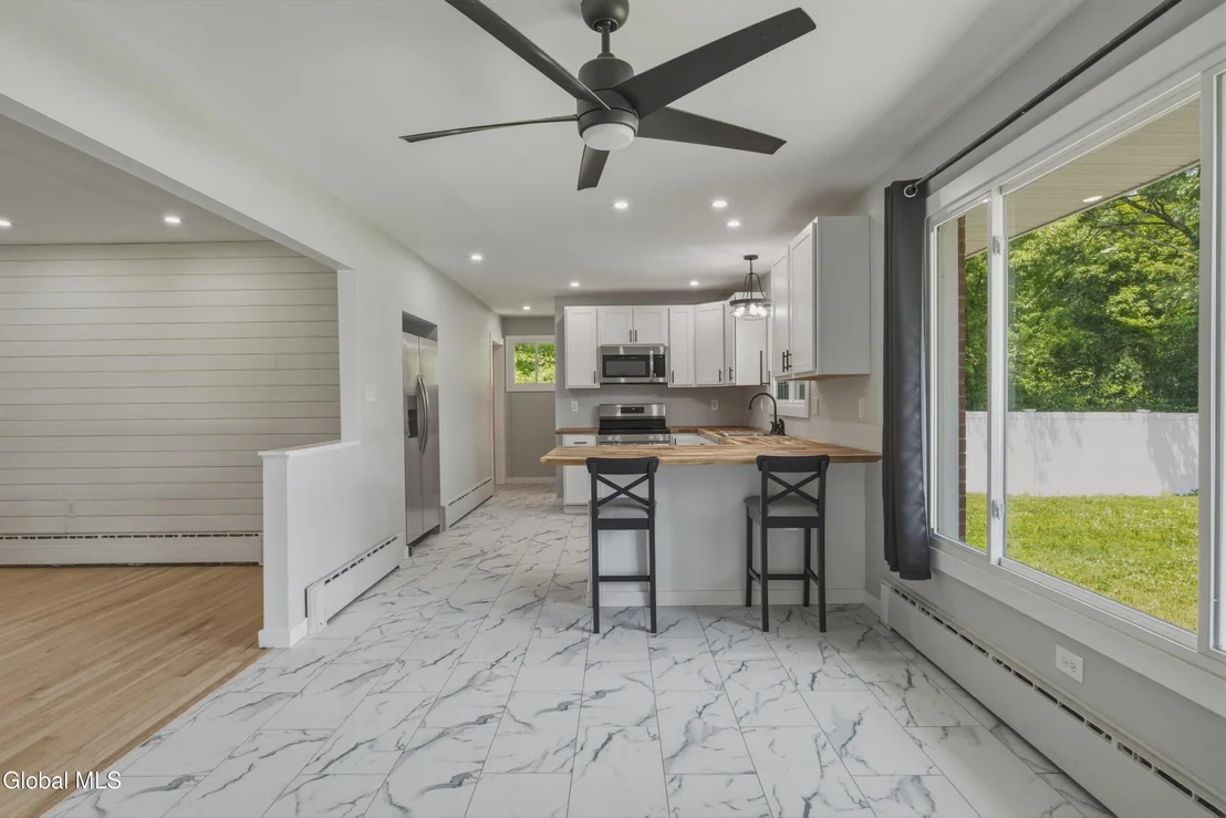 Photo of 10 Kasper Drive