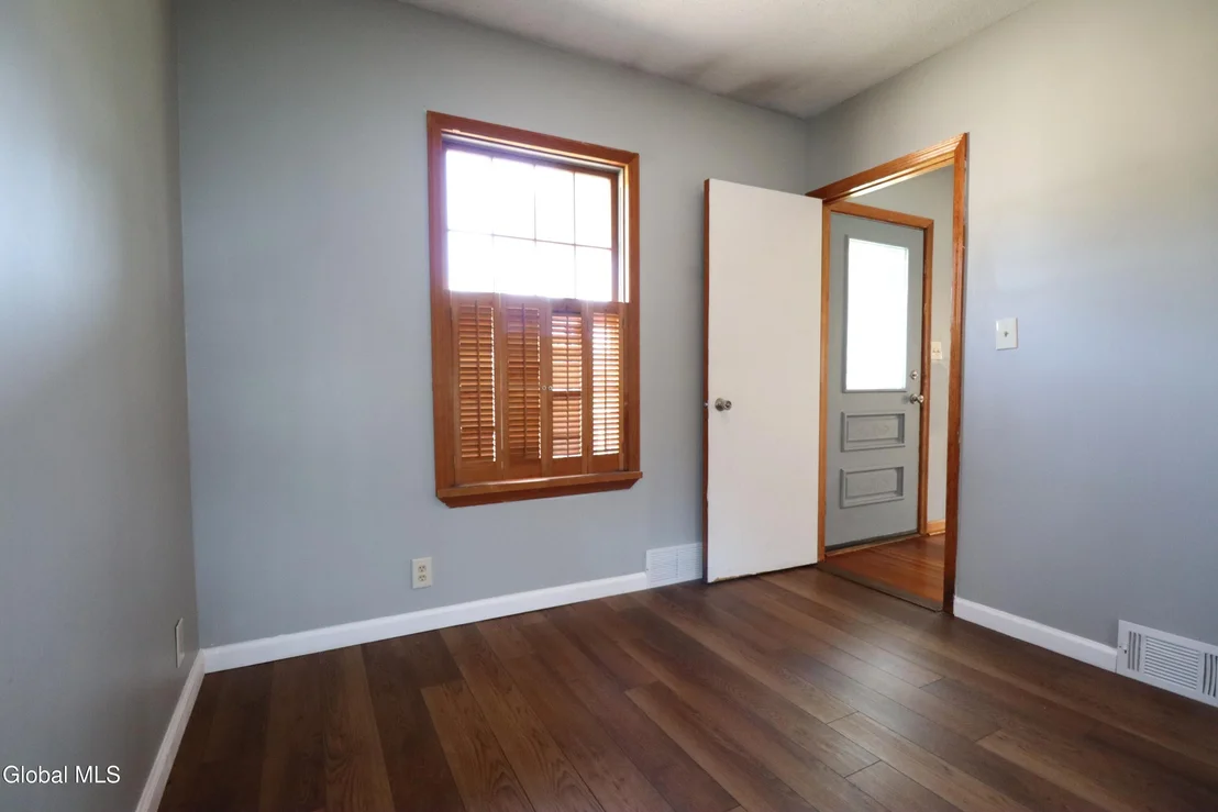 Photo of 319 Melrose Street