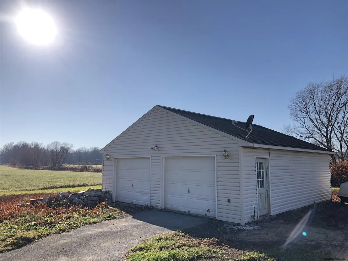 Photo of 1237 W RIVER Road