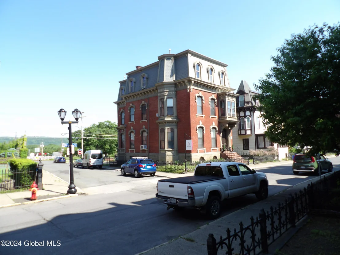Photo of 128 Mohawk Street