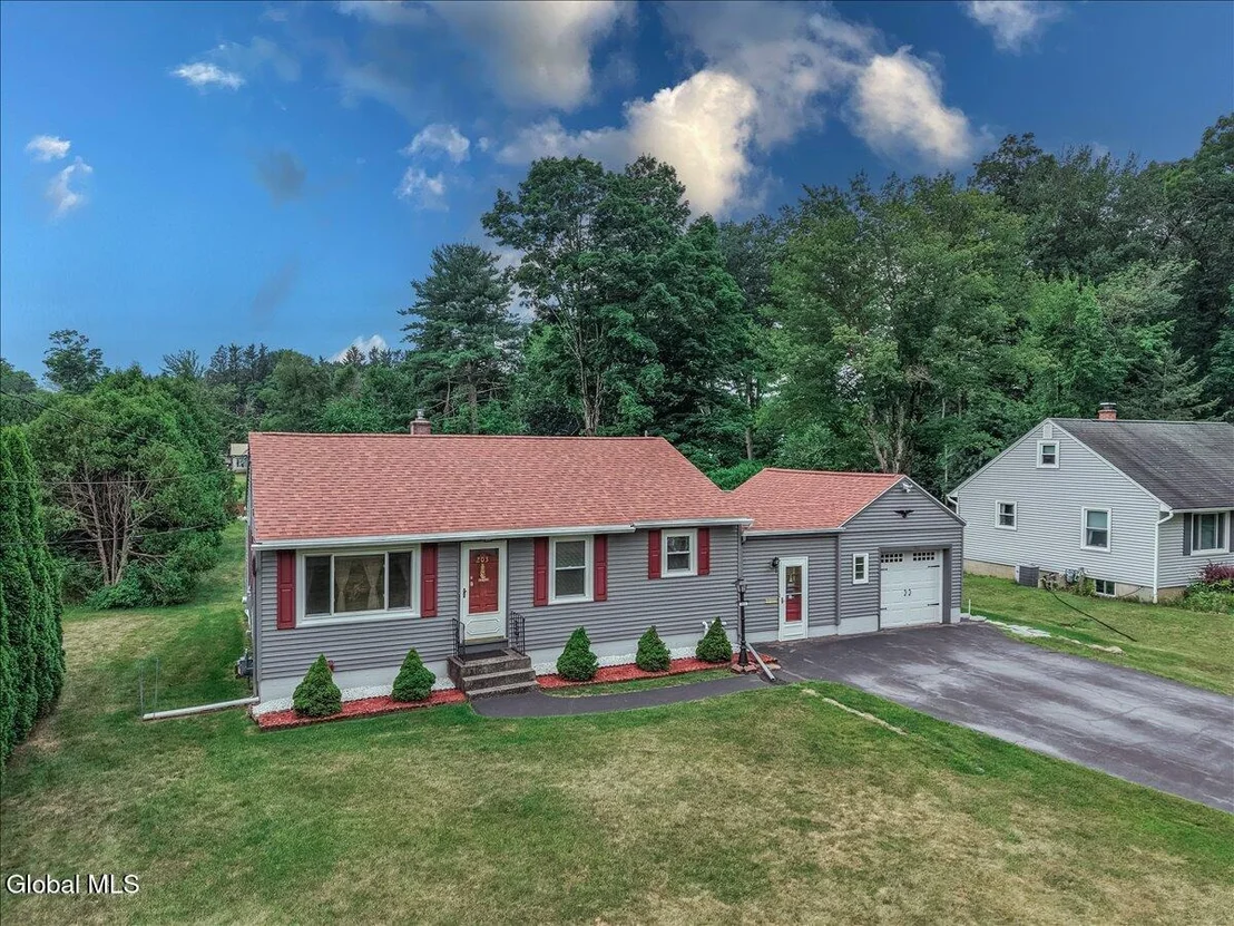Photo of 203 Heckeler Drive