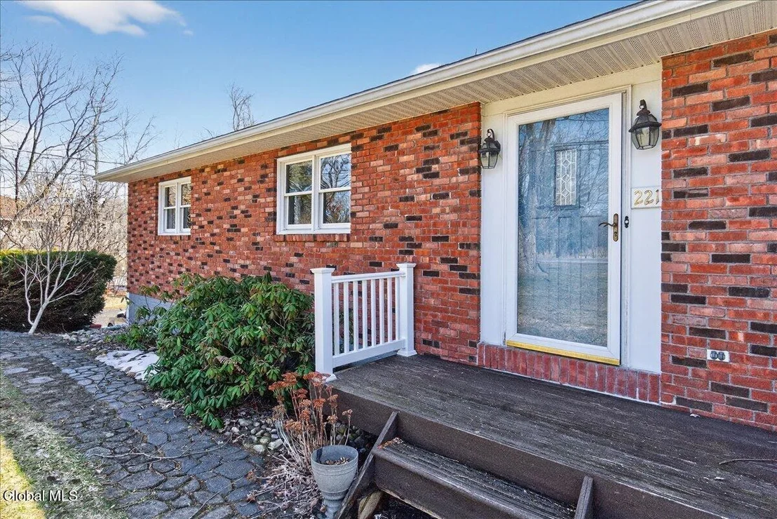 Photo of 221 Droms Road