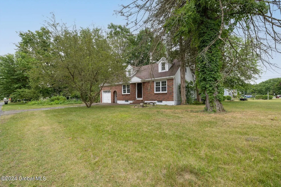 Photo of 1025 Peter Road