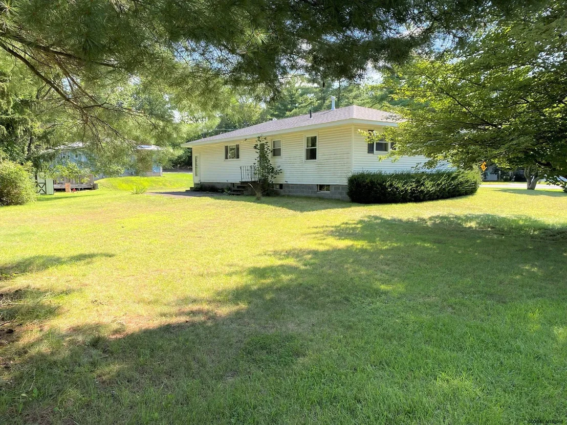 Photo of 51 MANCHESTER Drive