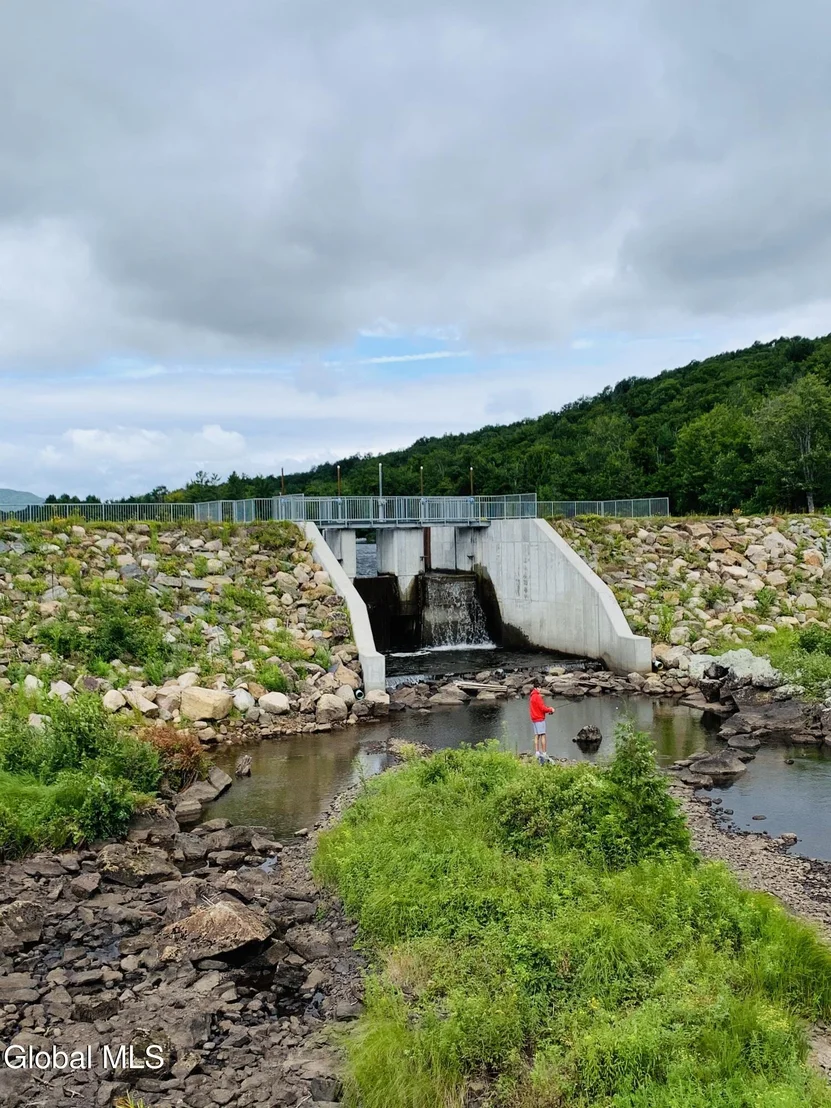 Photo of 1180 Goodnow Flow Road