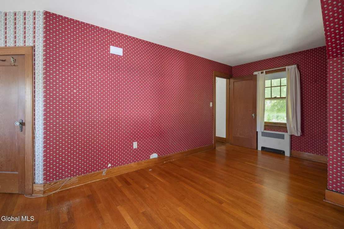 Photo of 122 Clinton Circle
