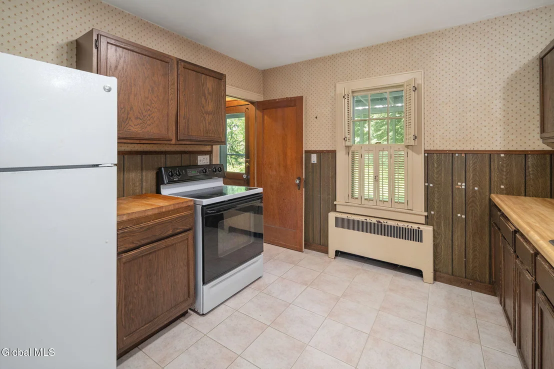 Photo of 122 Clinton Circle