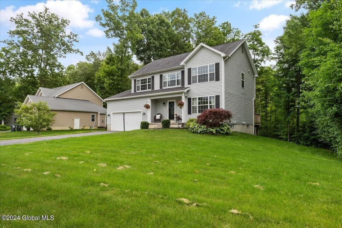 Photo of 927 Mac Arthur Drive