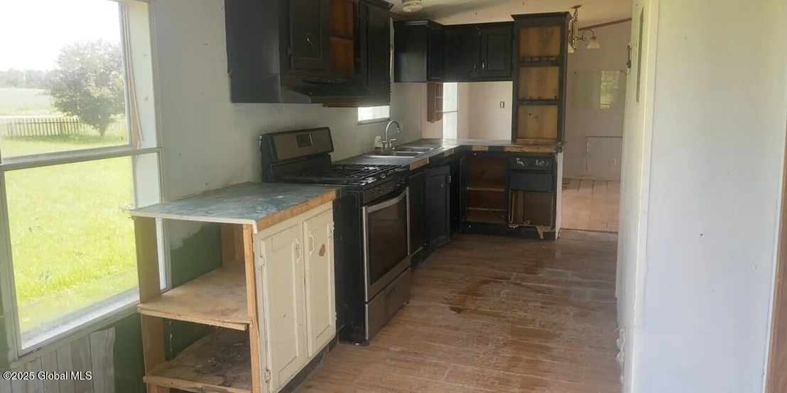 Photo of 714 W Valley Road