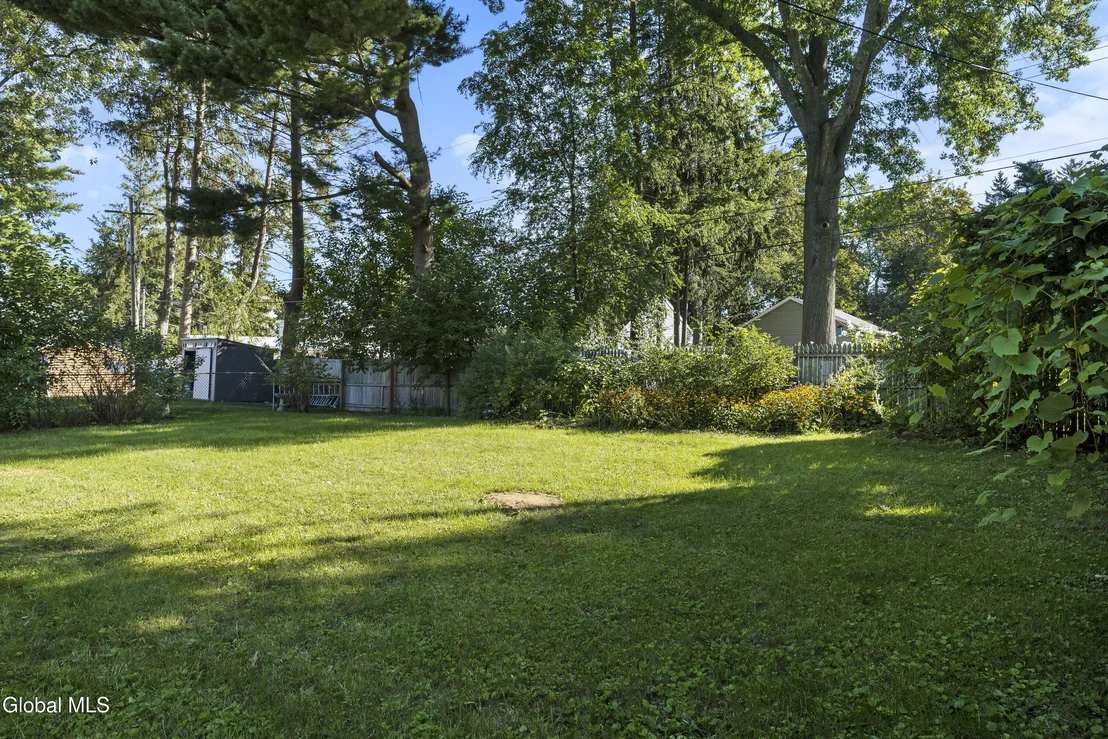 Photo of 1083 Inner Drive