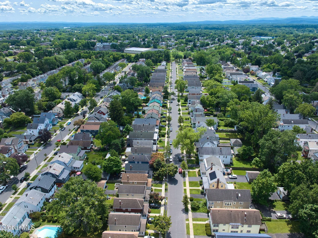Photo of 20 Forest Avenue