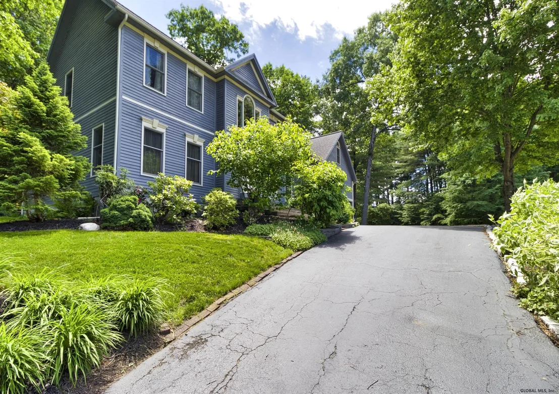 Photo of 54 OAK TREE Lane