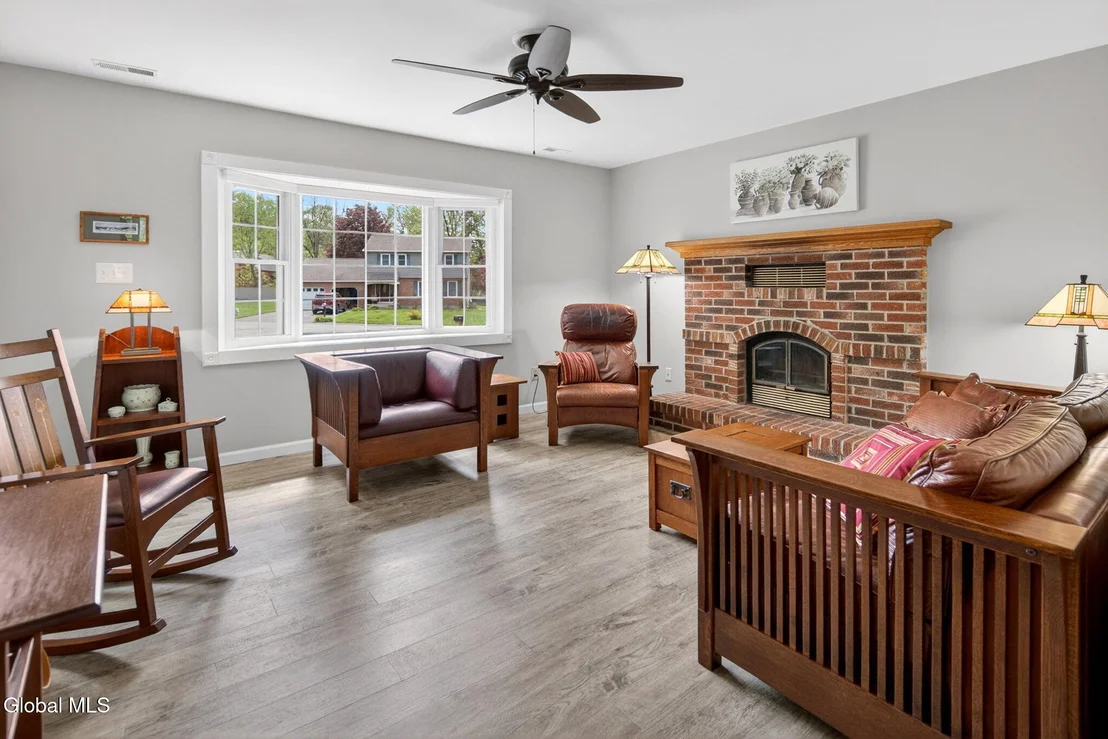 Photo of 16 Leonard Drive