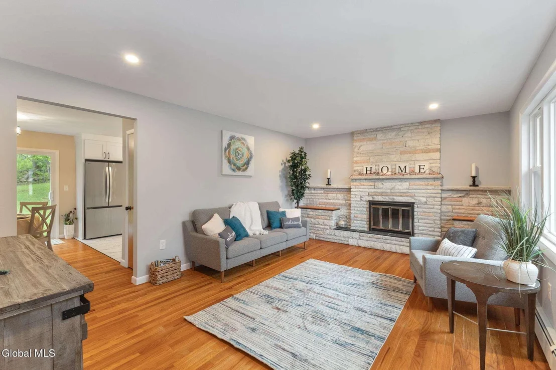 Photo of 34 Wolfert Avenue