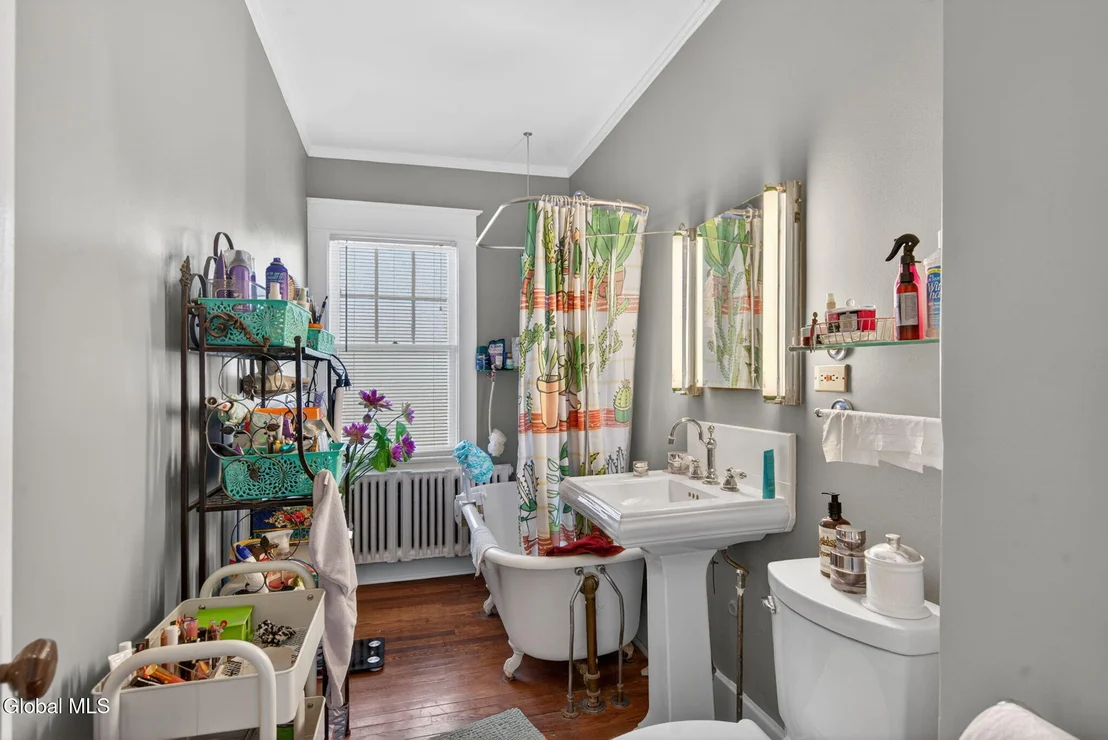 Photo of 446 Yates Street