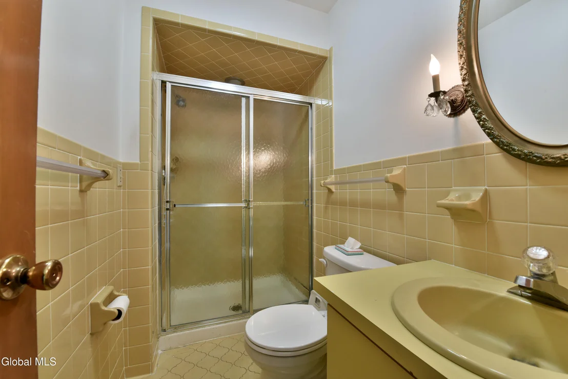 Photo of 1205 Viewmont Drive
