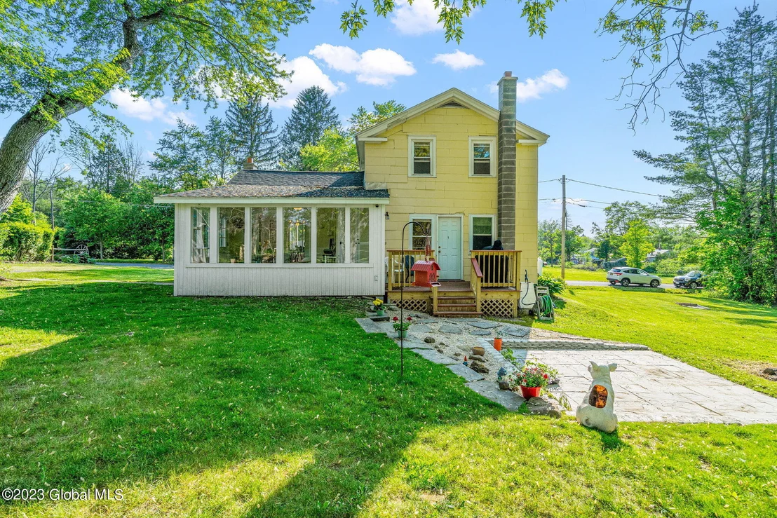 Photo of 207 Maple Avenue