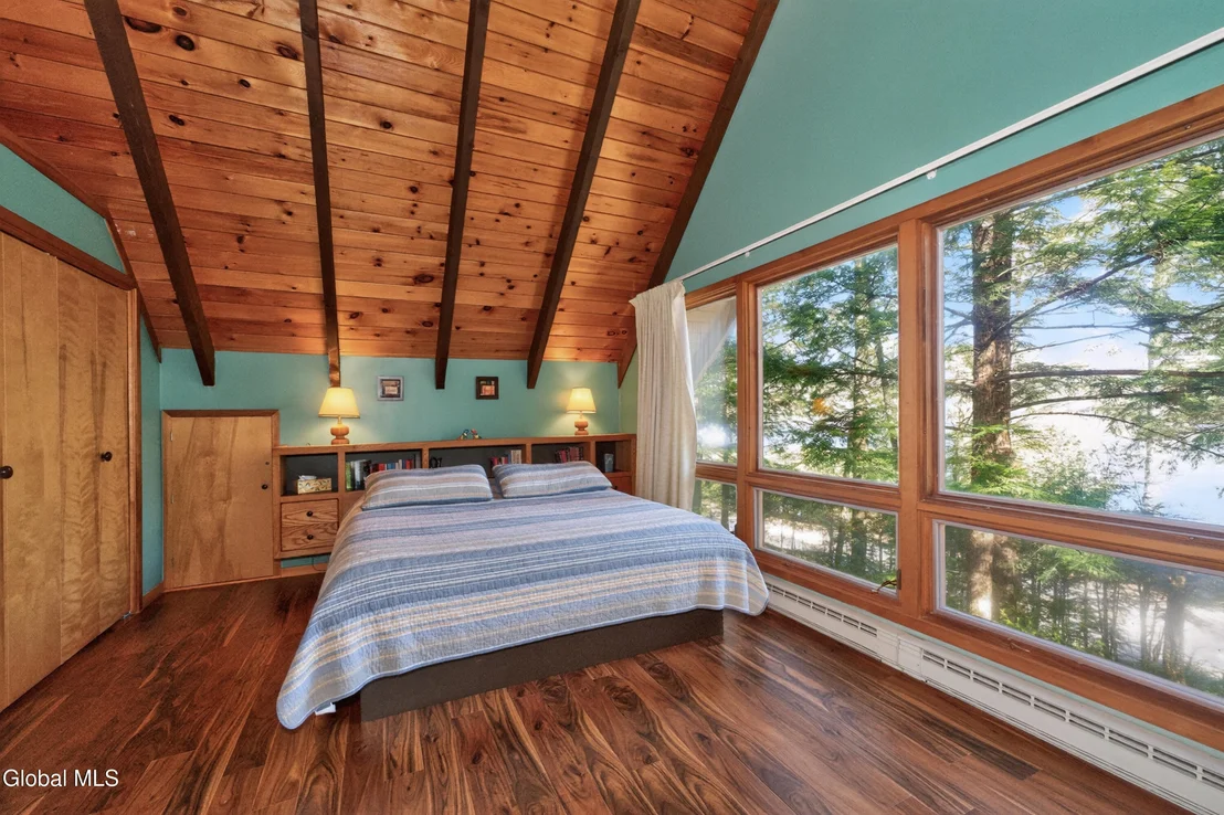 Photo of 55 Lakeview Drive
