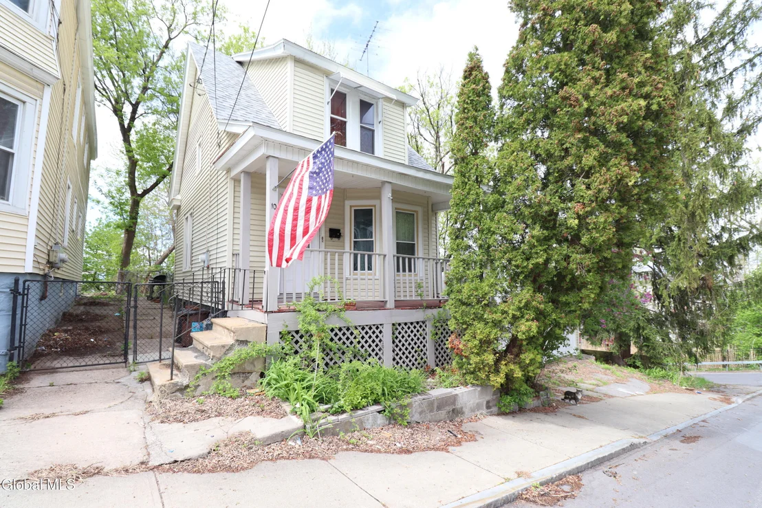 Photo of 10 Daggett Terrace