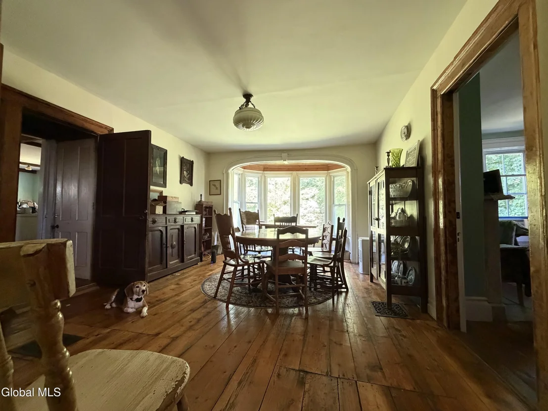 Photo of 2056 Creek Road